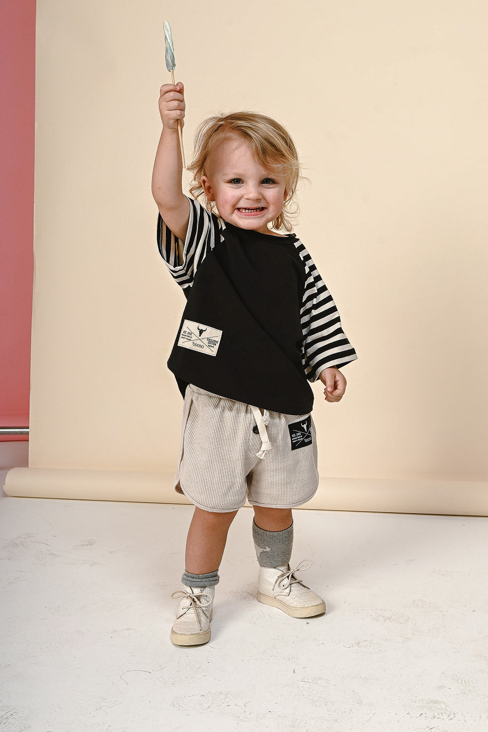 szorty dziecięce - WAFFLE SHORTS beige