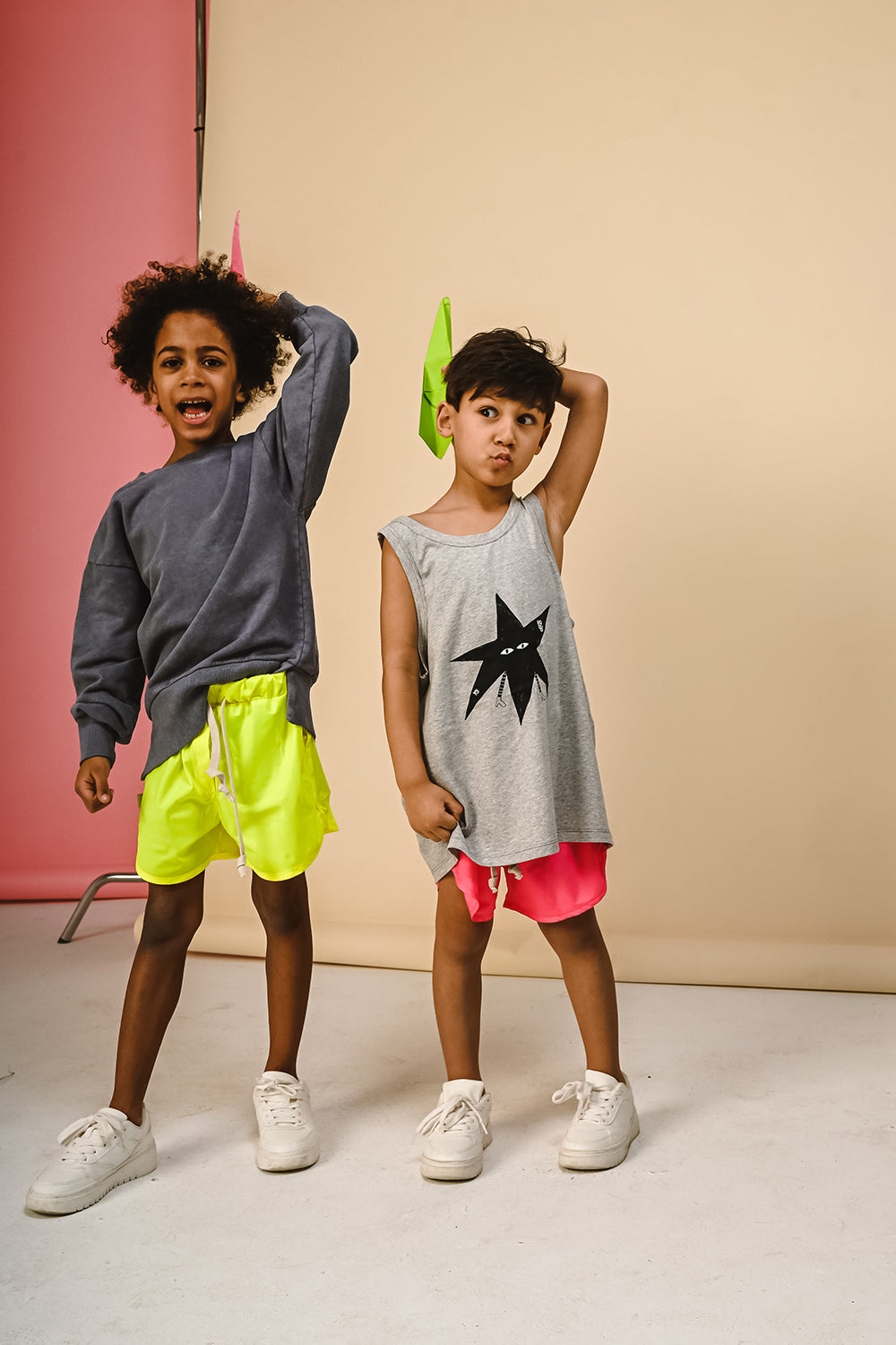 szorty dziecięce - SWIM SHORTS neon pink