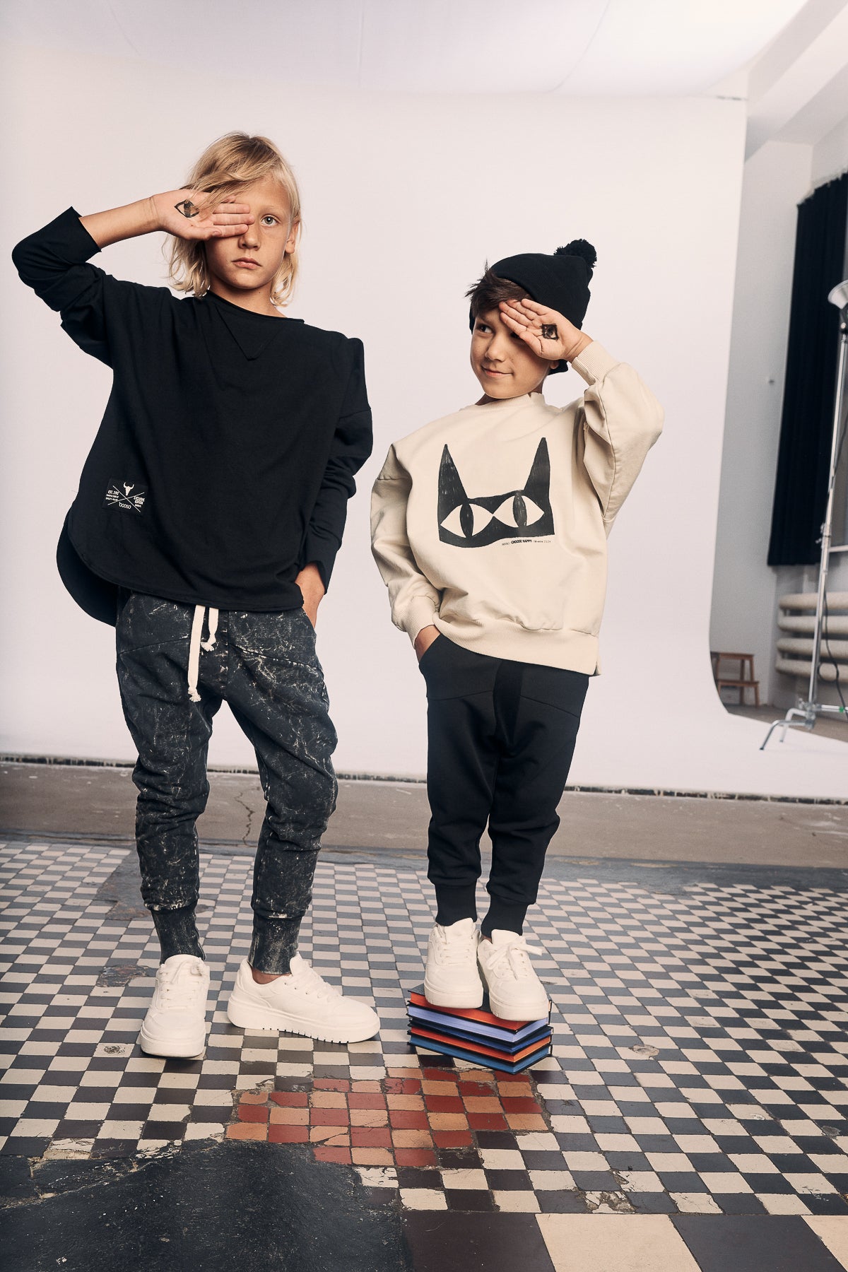 spodnie dziecięce - STRIPED BLACK PANTS black