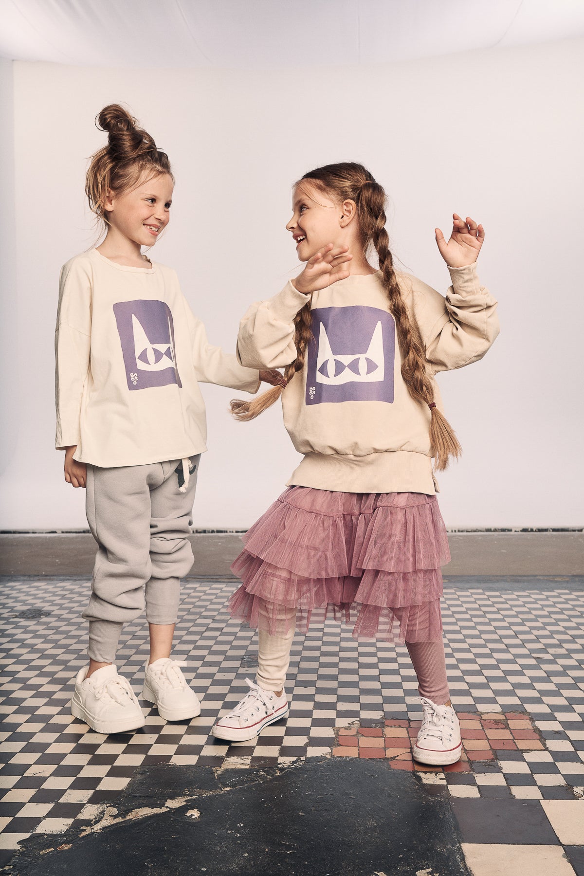 koszulka dziecięca- WIDE CAT LONG light beige/lilac
