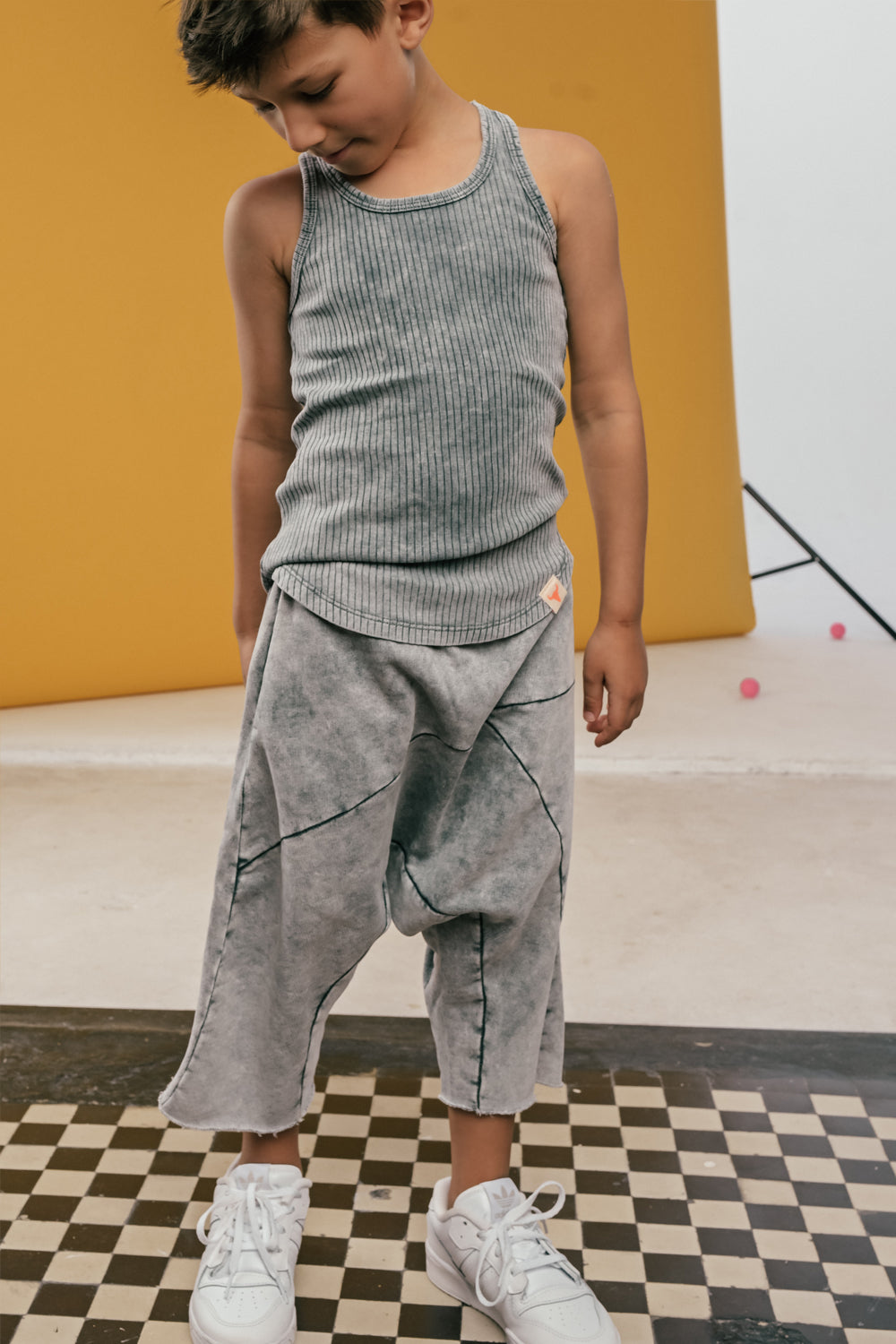 szorty dziecięce - SHAPE SHORTS vintage graphite