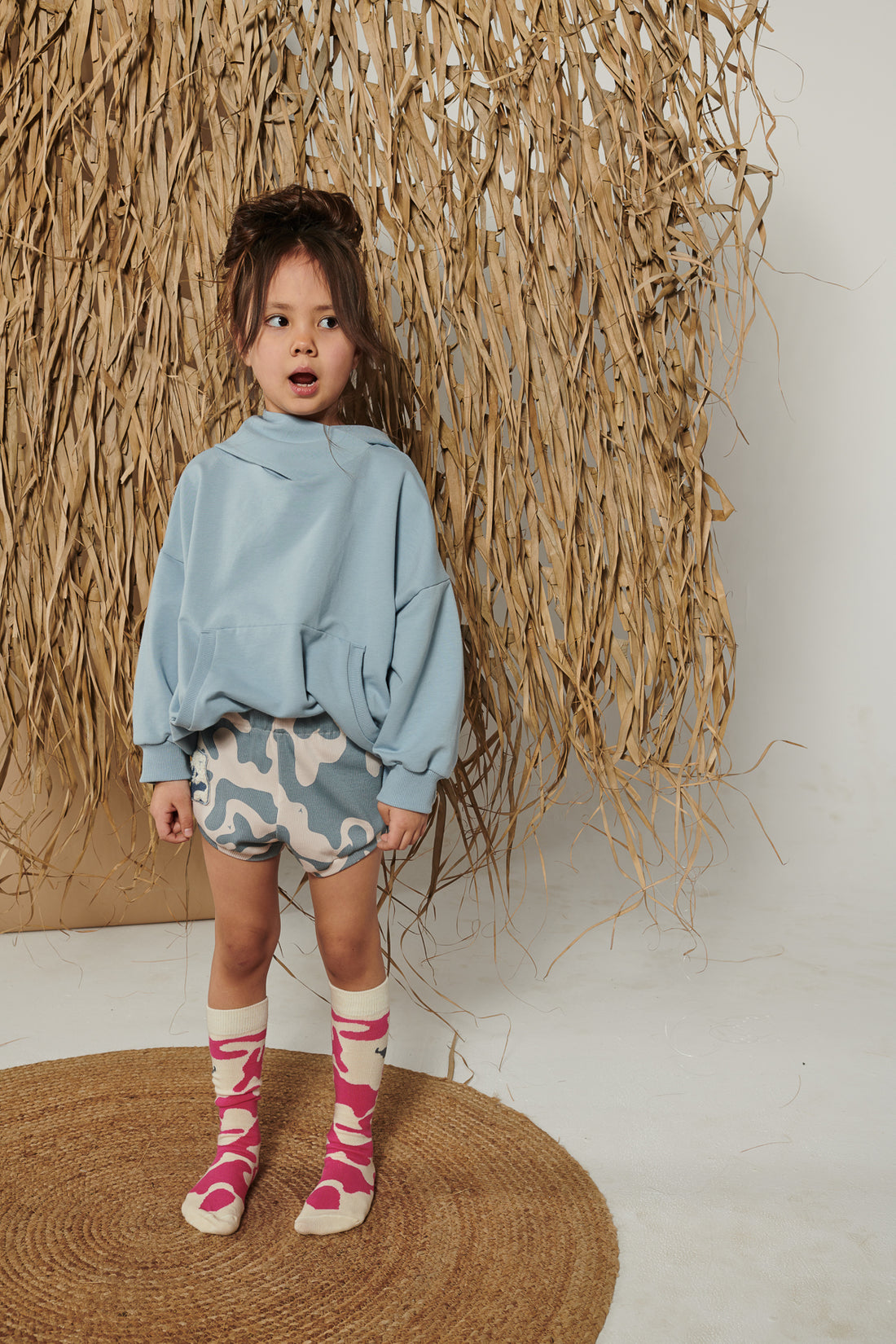 szorty dziecięce - SPLASH SHORTS beige/blue