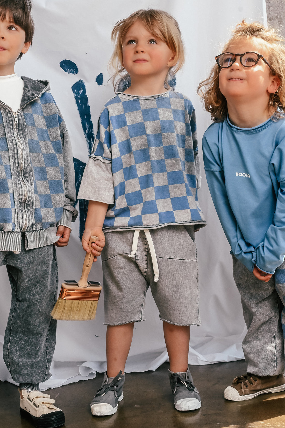 szorty dziecięce- STRIPED SHORTS graphite