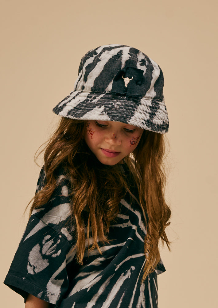 czapka dziecięca- BUCKET HAT zebra black